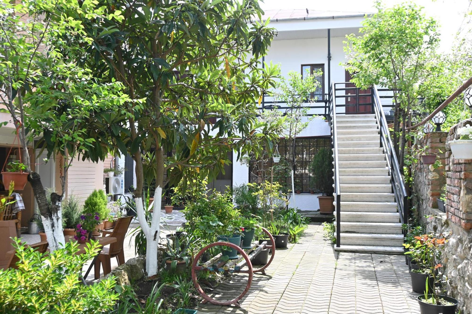 Jerusalem Hotel Kutaisi Dış mekan fotoğraf